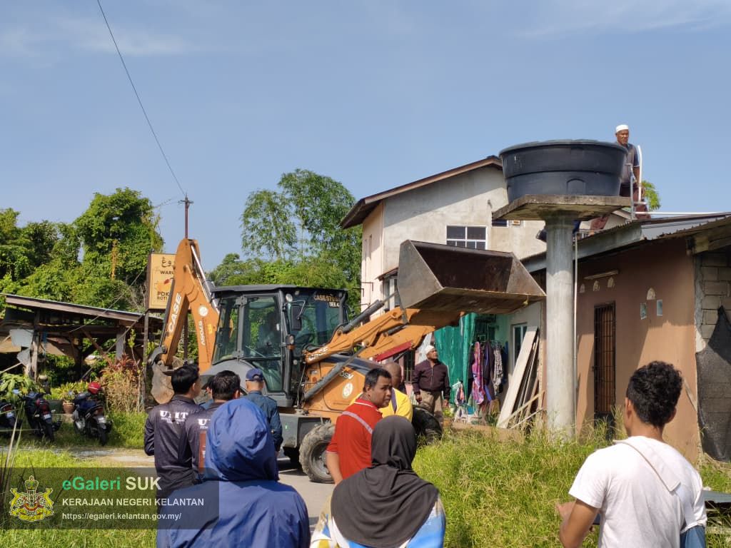 operasi-meroboh-binaan-tanpa-izin-4.jpg