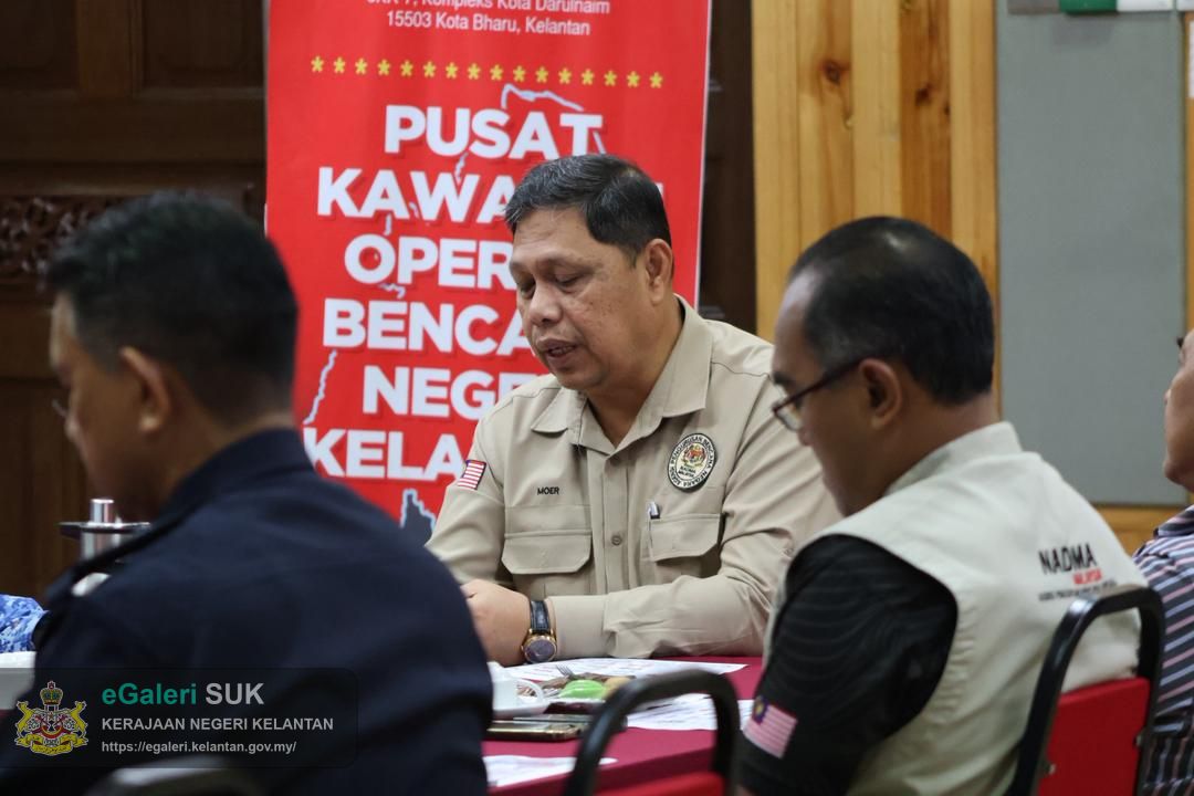 mesyuarat-operasi-banjir-dipengerusikan-ketua-pengarah-nadma-bilik-mesyuarat-pkob-suk-kelantan-18.jpg