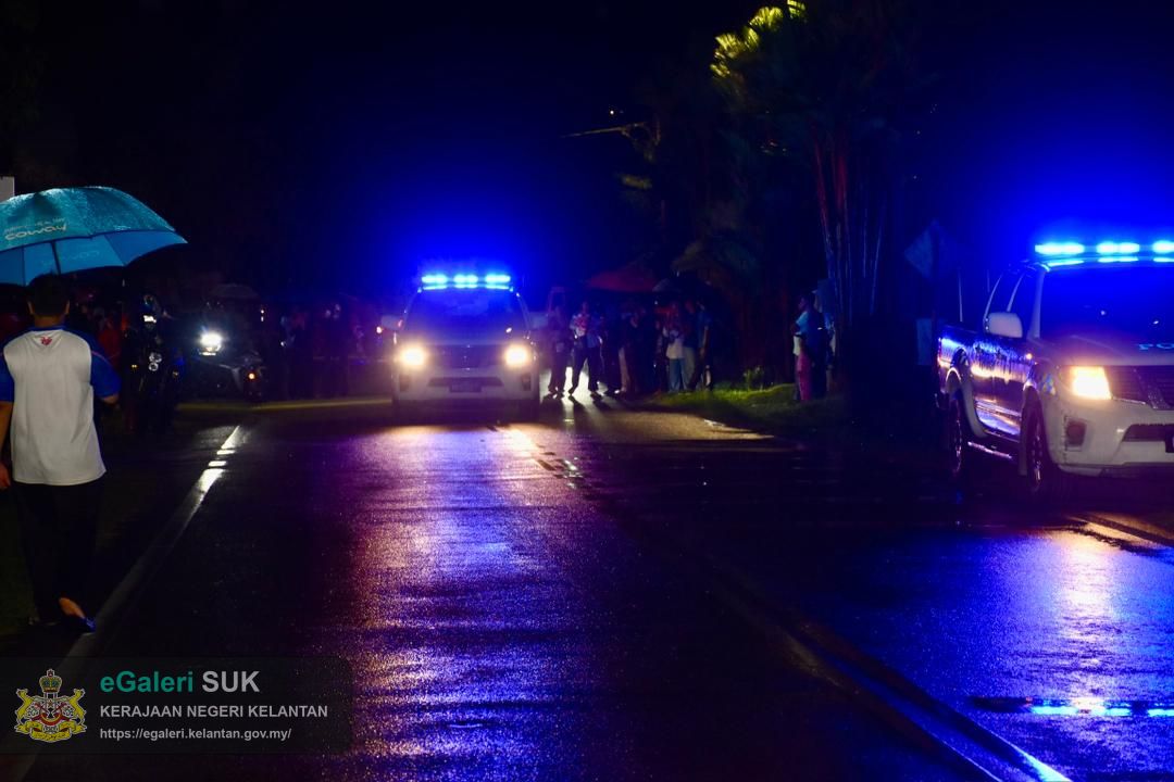 perarakan-kereta-berhias-jajahan-pasir-puteh-31.jpg
