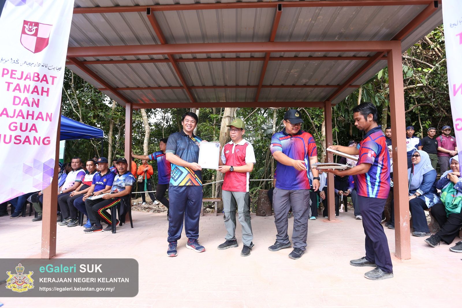 program-pendakian-bukit-chupak---taman-rekreasi-hutan-dalam-bandar,-jajahan-gua-musang-4.jpg