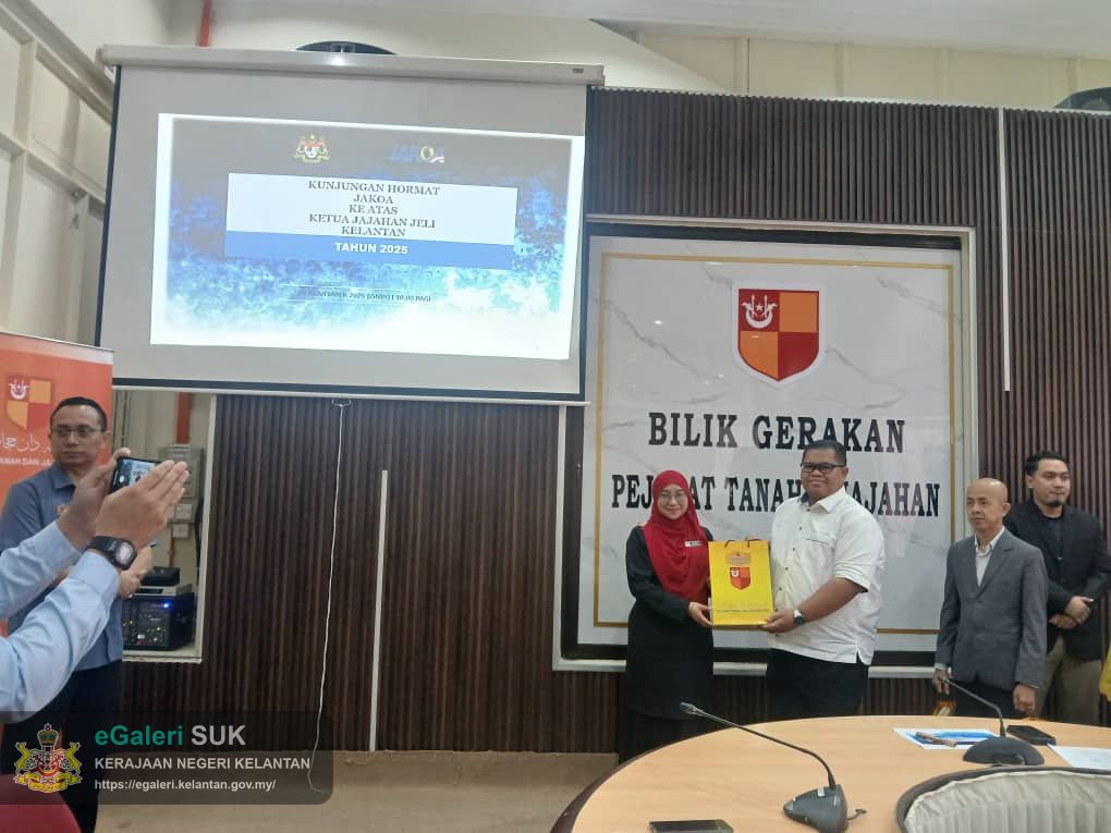 kunjungan-hormat-jakoa-negeri-kelantan-dan-terengganu-ke-pejabat-tanah-dan-jajahan-jeli-1.jpg