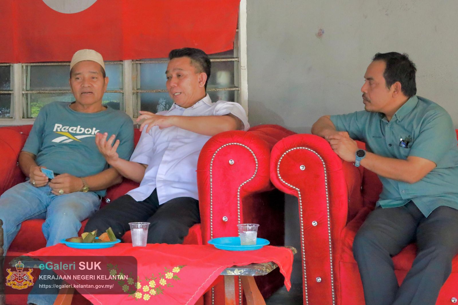 sesi-penyampaian-bantuan-wang-ihsan-bwi-kematian-monsun-timur-laut-mtl-20242025-jajahan-pasir-puteh-9.jpeg