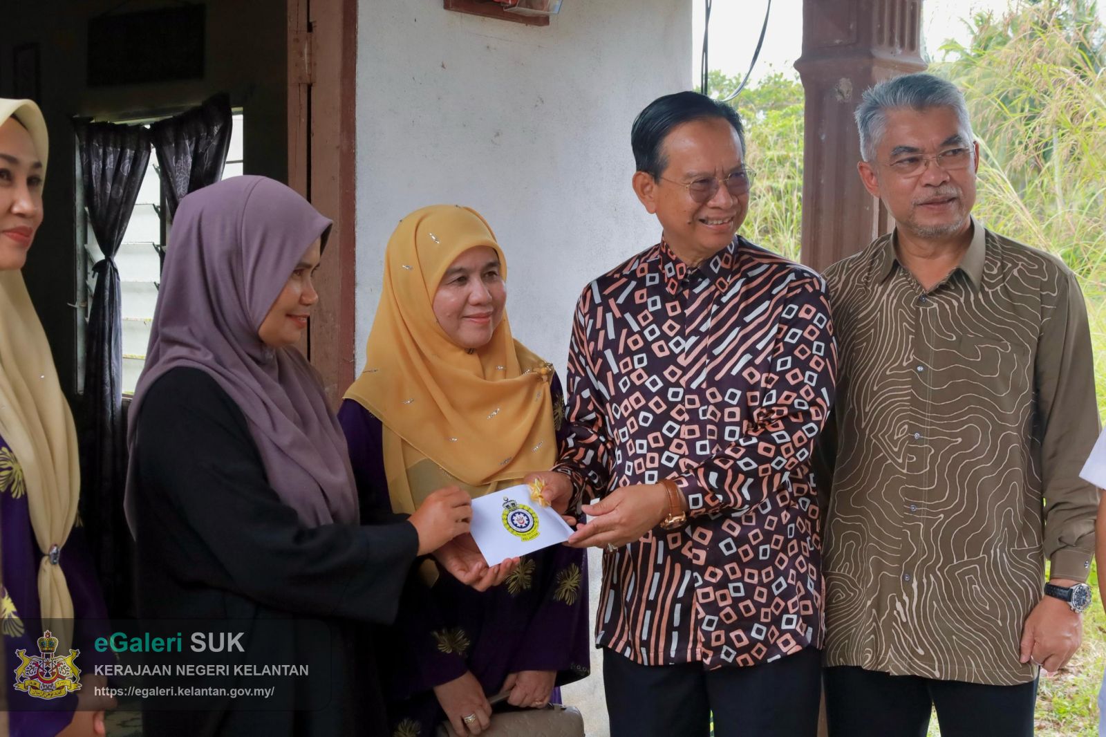 majlis-penyerahan-bantuan-ramadhan-untuk-keluarga-miskin-oleh-majlis-orangorang-besar-diraja-kelantan-mob-di-jajahan-pasir-puteh-17.jpeg