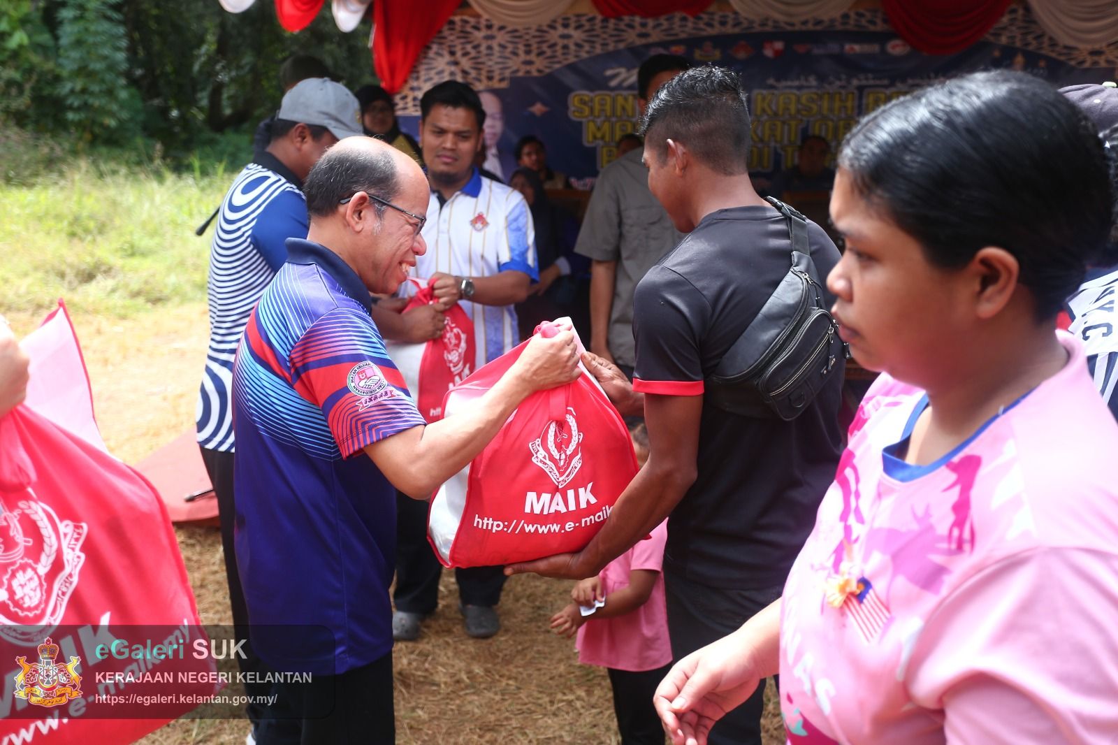 majlis-santuni-kasih-bersama-masyarakat-orang-asli-pos-tohoi-gua-musang-29.jpeg