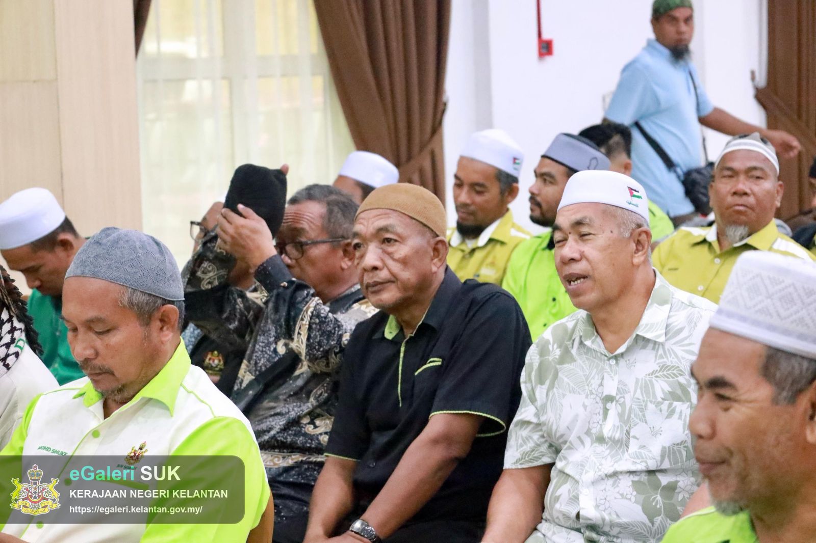 majlis-watikah-pelantikan-penghulu-jajahan-pasir-puteh-2025-yang-disampaikan-oleh-yabrs-en-mohd-roshdi-bin-ismail-tuan-ketua-jajahan-pasir-puteh-10.jpeg