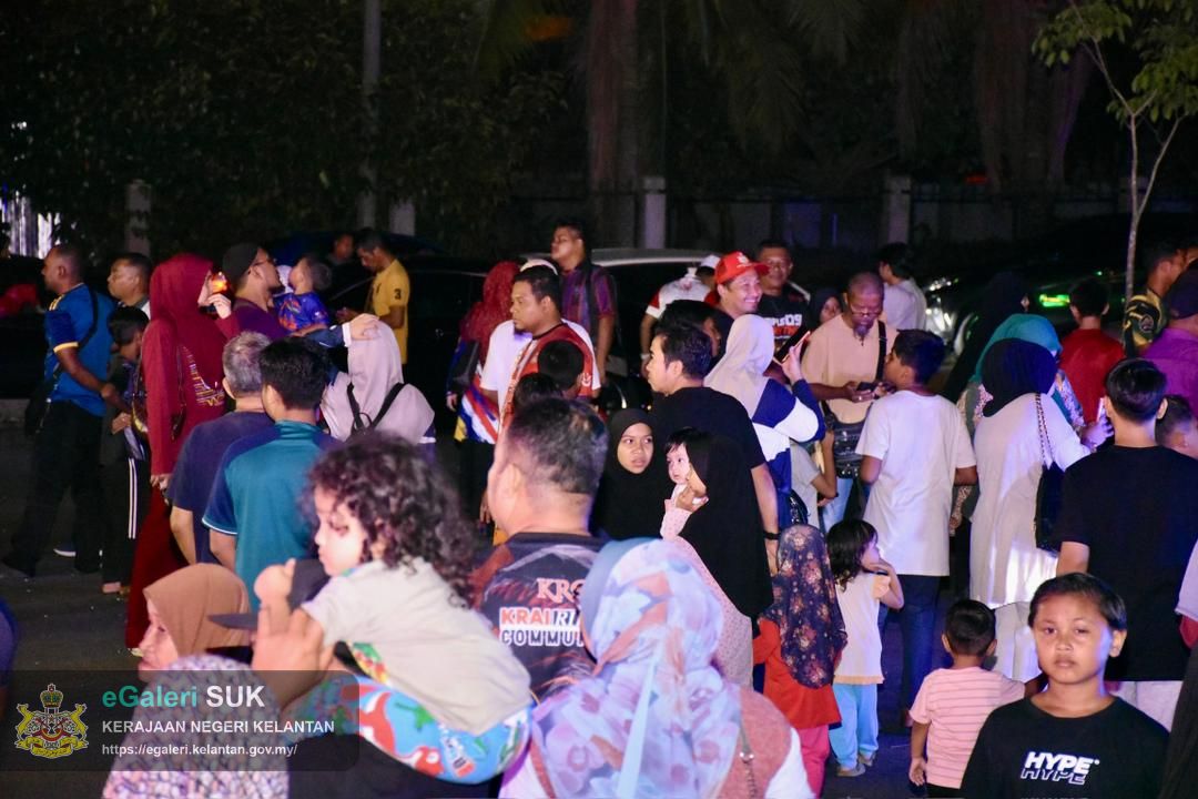 perarakan-kereta-berhias-jajahan-pasir-puteh-13.jpg