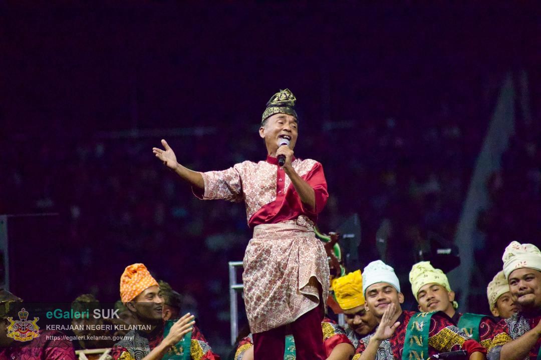 majlis-perarakan-kereta-berhias-pejabat-tanah-dan-jajahan-pasir-puteh-sempena-ulang-tahun-hari-keputeraan-kebawah-duli-yang-maha-mulia-sultan-muhammad-v-yang-ke-56-tahun-2025-7.jpg