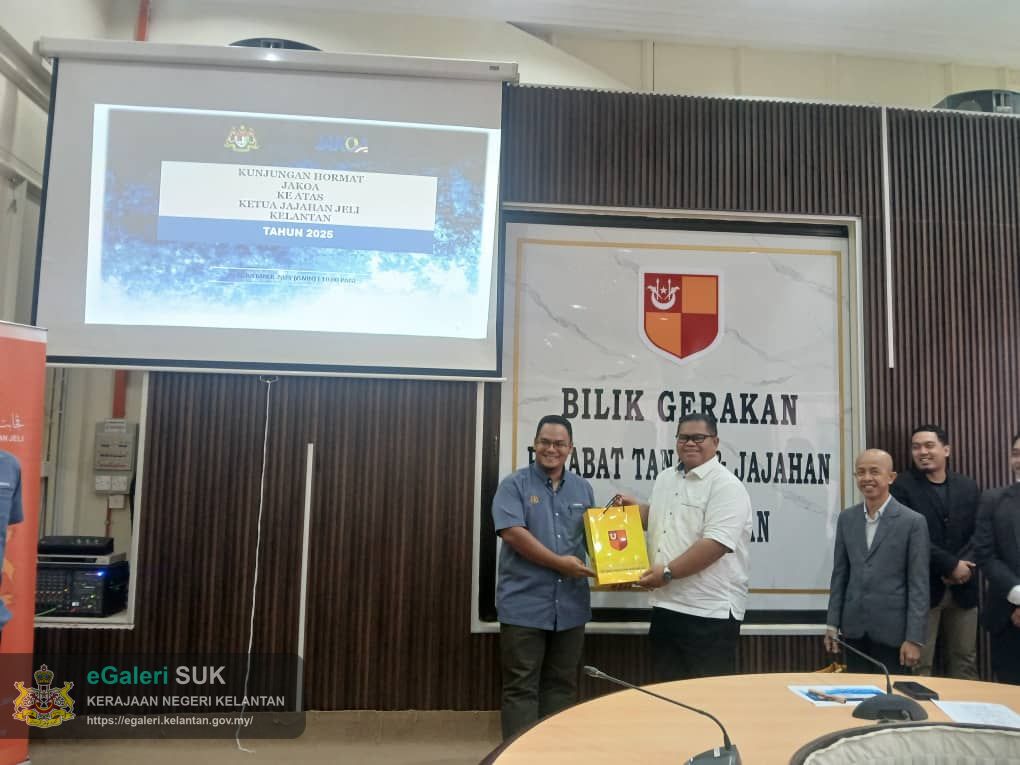 kunjungan-hormat-jakoa-negeri-kelantan-dan-terengganu-ke-pejabat-tanah-dan-jajahan-jeli-5.jpg