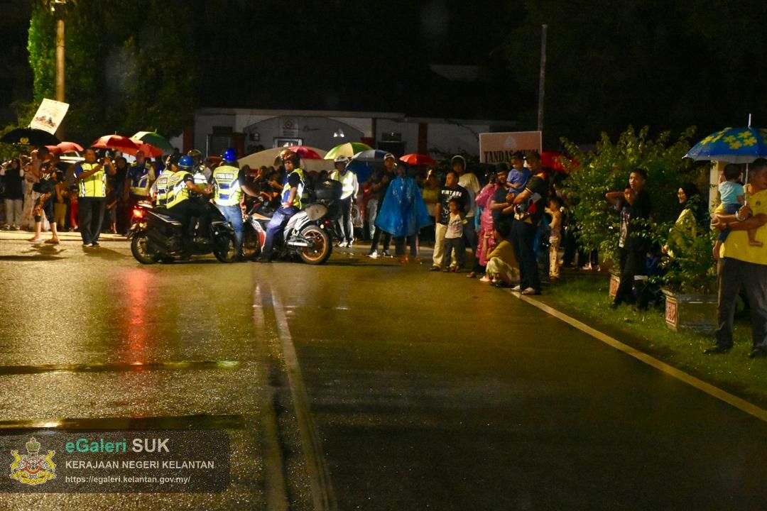 perarakan-kereta-berhias-jajahan-pasir-puteh-32.jpg
