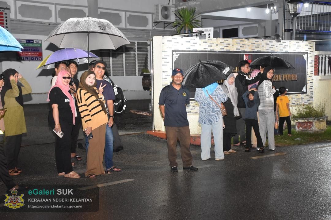 perarakan-kereta-berhias-jajahan-pasir-puteh-30.jpg