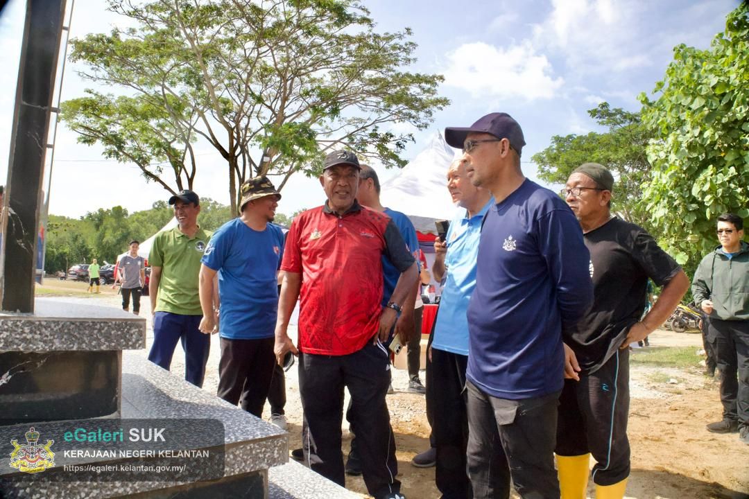 program-penanaman-pokok-bakau-di-jeti-laguna-semerak-pasir-puteh-35.jpg