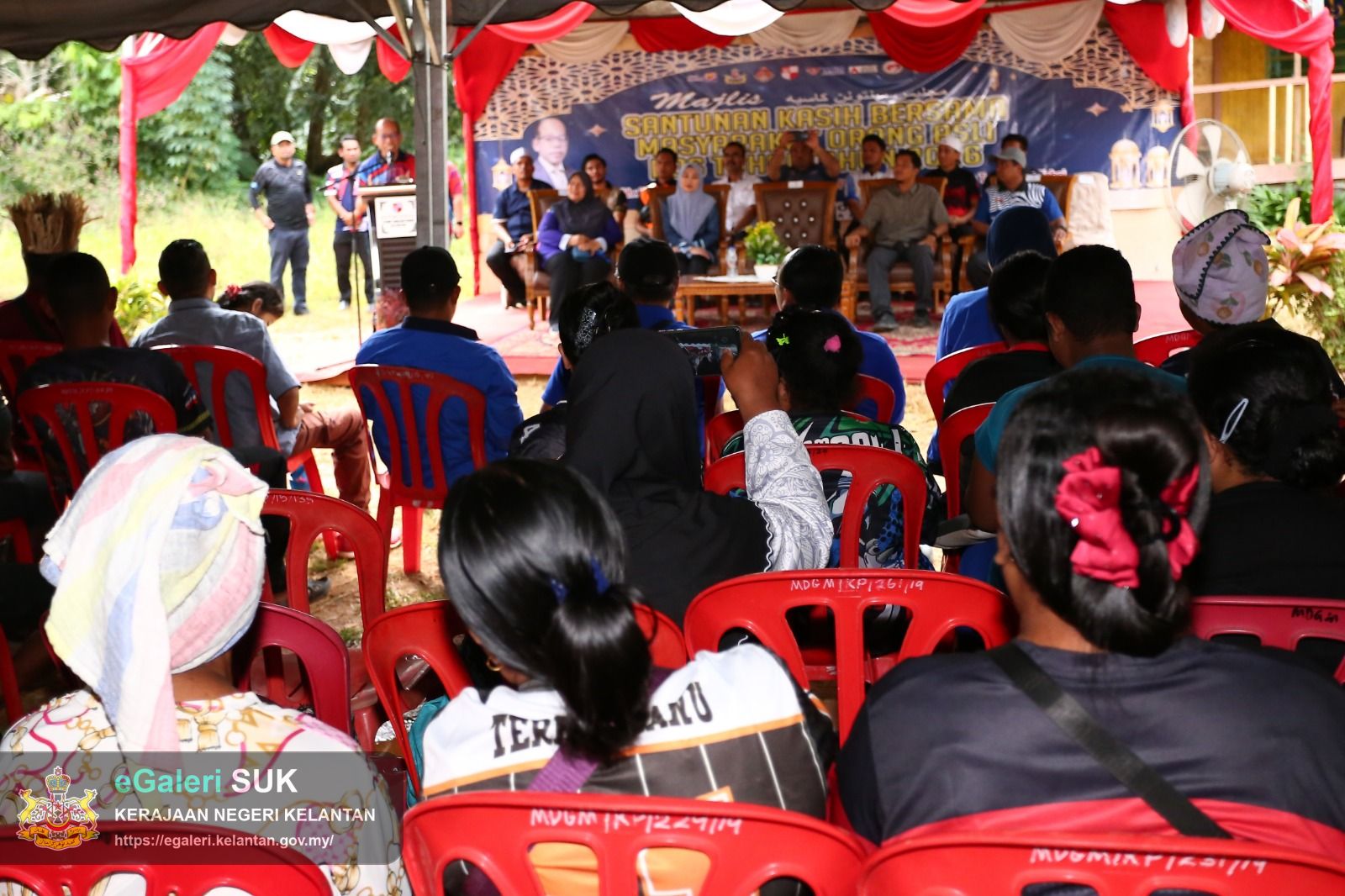 majlis-santuni-kasih-bersama-masyarakat-orang-asli-pos-tohoi-gua-musang-45.jpeg