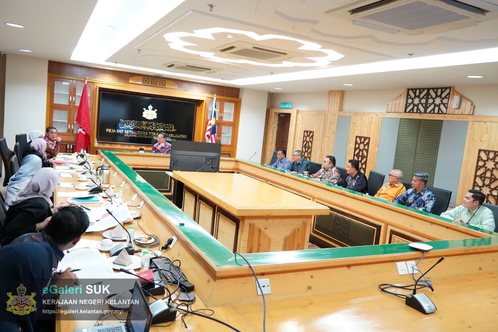 mesyuarat-penyelarasan-pembangunan-'furniture-city-madinatul-athasi'-kawasan-industri-gua-musang-2.JPG