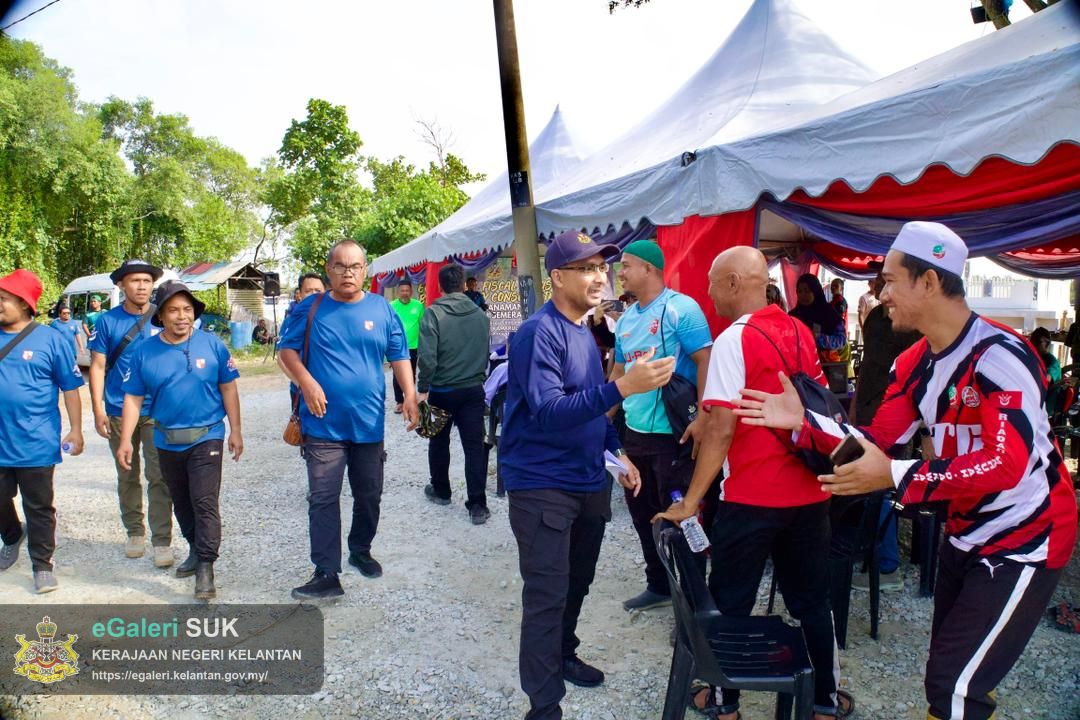 program-penanaman-pokok-bakau-di-jeti-laguna-semerak-pasir-puteh-13.jpg