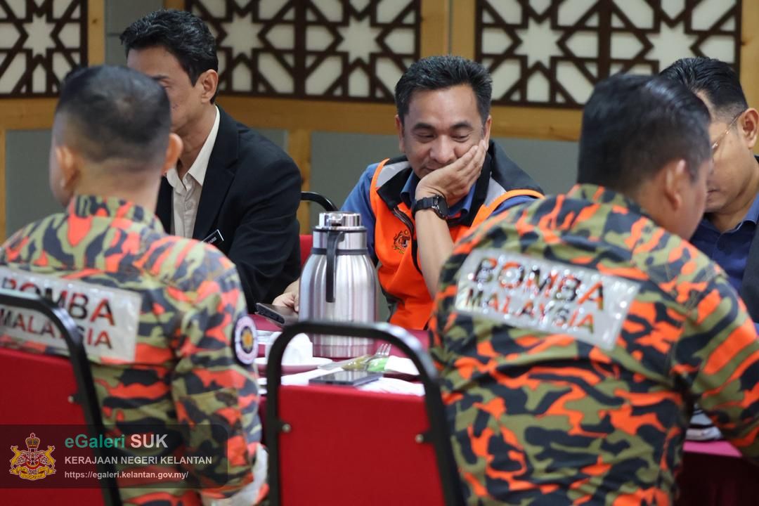 mesyuarat-operasi-banjir-dipengerusikan-ketua-pengarah-nadma-bilik-mesyuarat-pkob-suk-kelantan-7.jpg