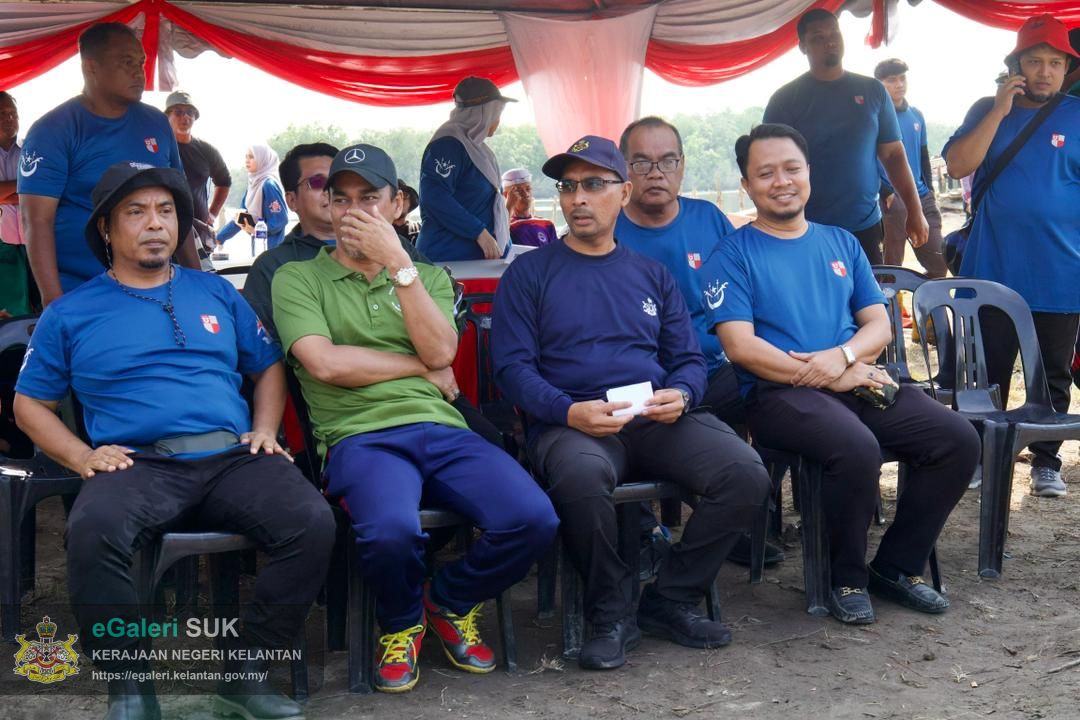 program-penanaman-pokok-bakau-di-jeti-laguna-semerak-pasir-puteh-14.jpg