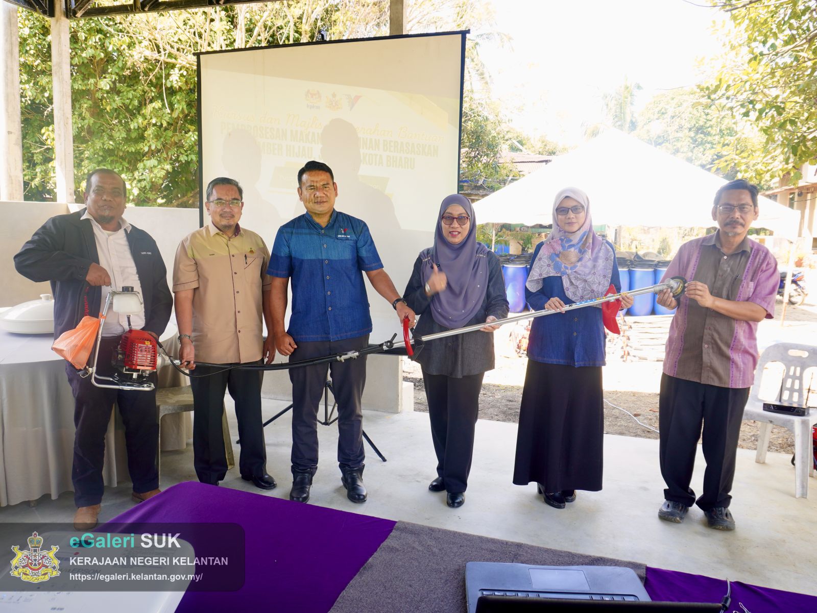 majlis-perasmian-dan-penyerahan-bantuan-pemprosesan-makanan-ruminan-berasaskan-sumber-hijau-1.jpeg