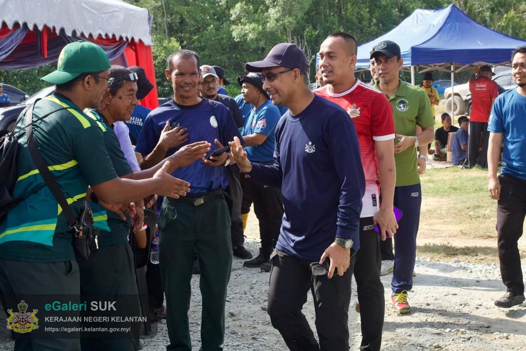 program-penanaman-pokok-bakau-di-jeti-laguna-semerak-pasir-puteh-21.jpg