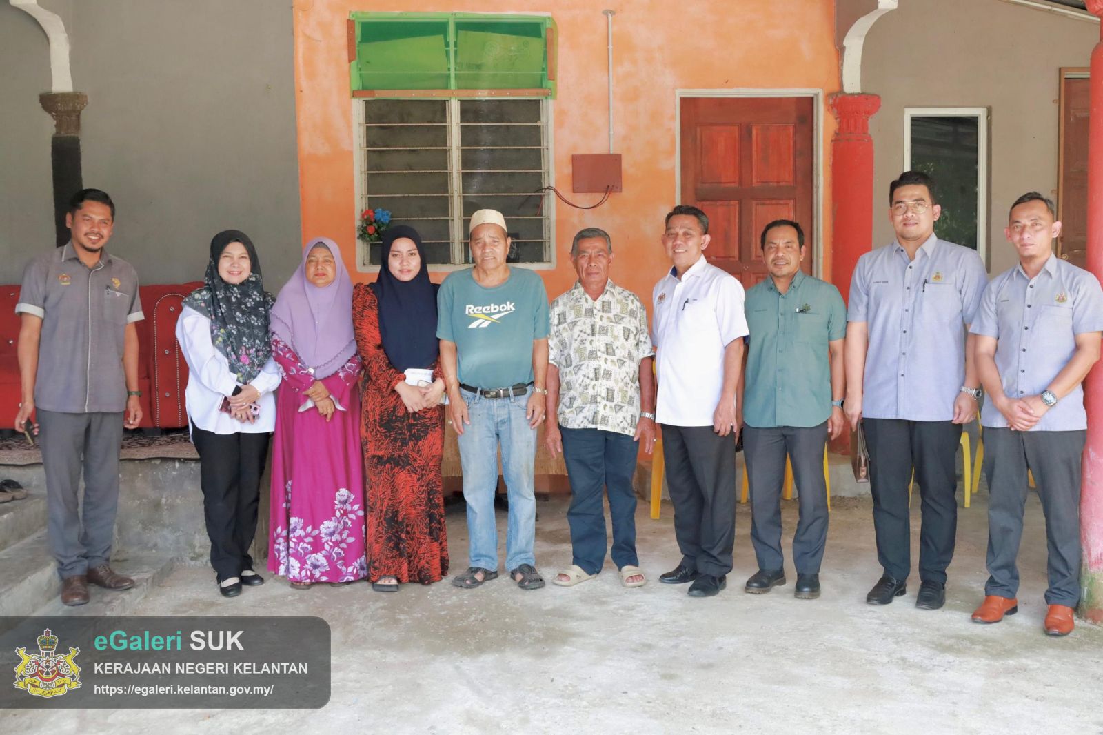 sesi-penyampaian-bantuan-wang-ihsan-bwi-kematian-monsun-timur-laut-mtl-20242025-jajahan-pasir-puteh-10.jpeg