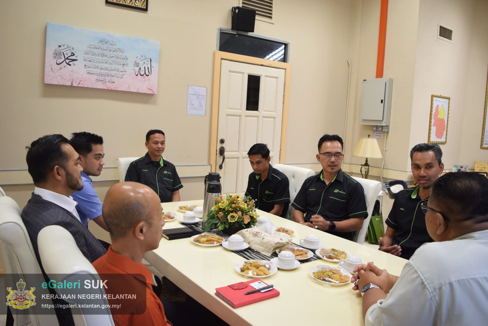 kunjungan-hormat-pengarah-tabung-haji-(th)-negeri-kelantan-bersama-ketua-jajahan-jeli-1.jpg