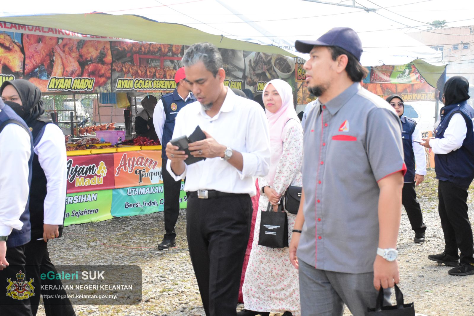 bazar-ramadan-pasir-puteh-astaka--perasmian-dan-lawatan-ke-tapak-bazar-ramadan-bagi-program-walkabout-ramadan-2025-23.JPG