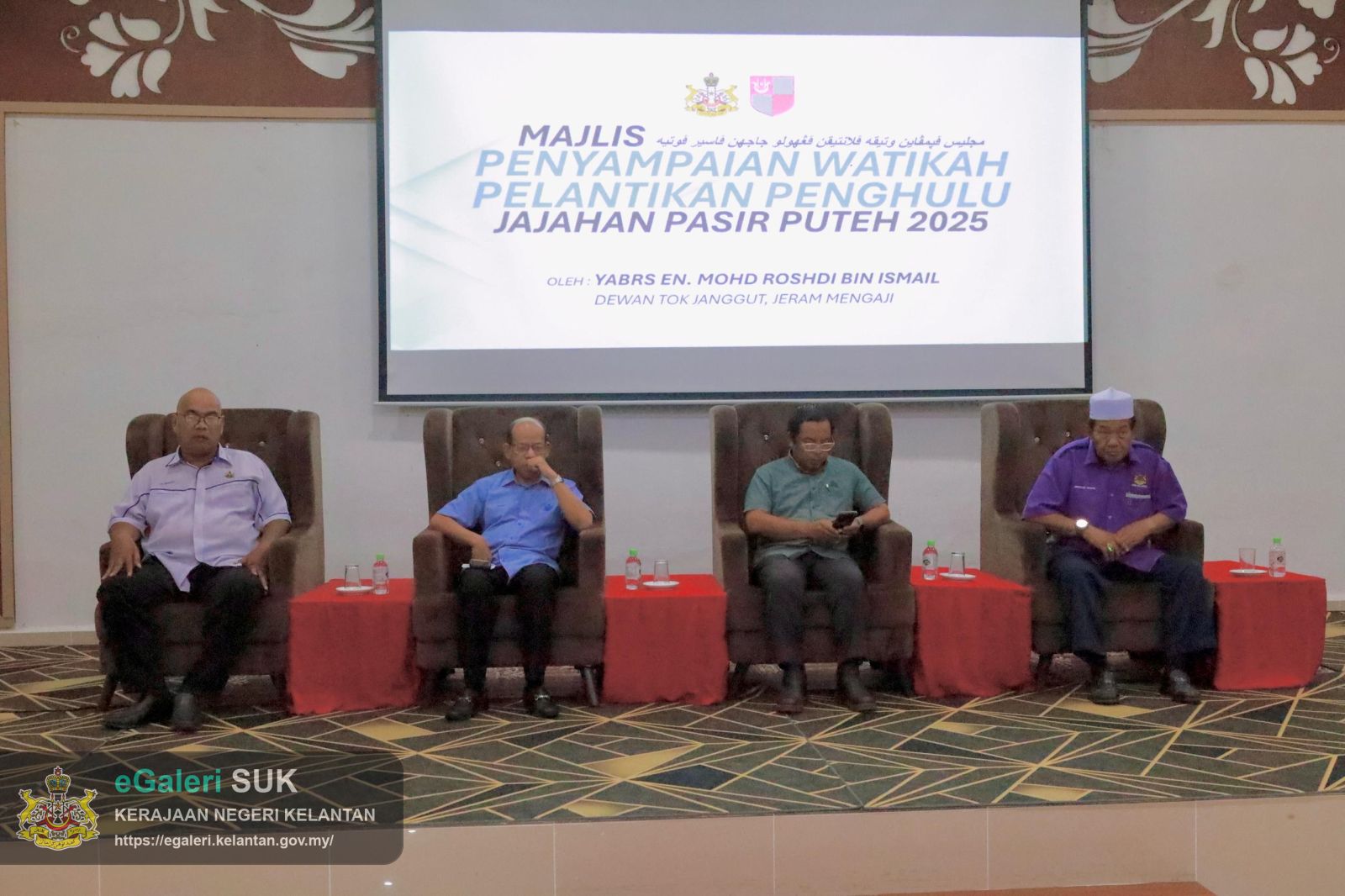 majlis-watikah-pelantikan-penghulu-jajahan-pasir-puteh-2025-yang-disampaikan-oleh-yabrs-en-mohd-roshdi-bin-ismail-tuan-ketua-jajahan-pasir-puteh-17.jpeg