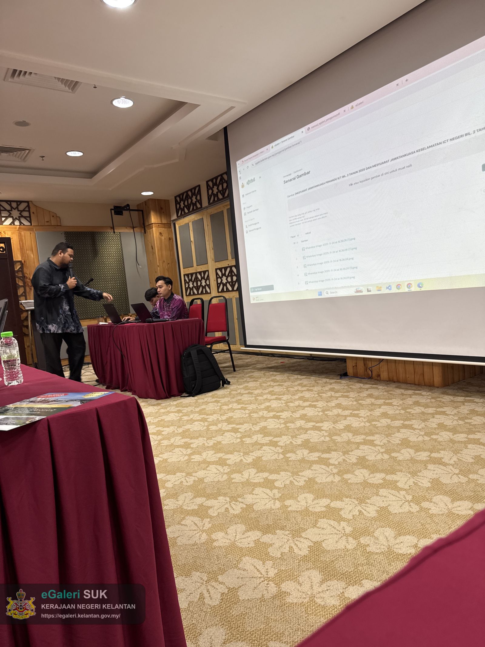sesi-latihan-penggunaan-sistem-pengurusan-galeri-awam-(e-galeri)-kerajaan-negeri-kelantan-3.jpg