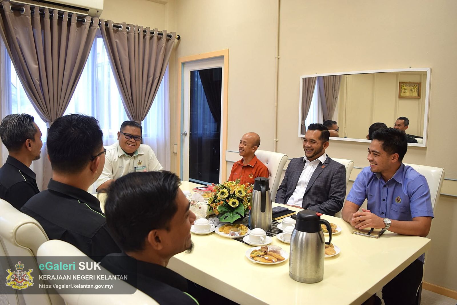 kunjungan-hormat-pengarah-tabung-haji-(th)-negeri-kelantan-bersama-ketua-jajahan-jeli-2.jpg