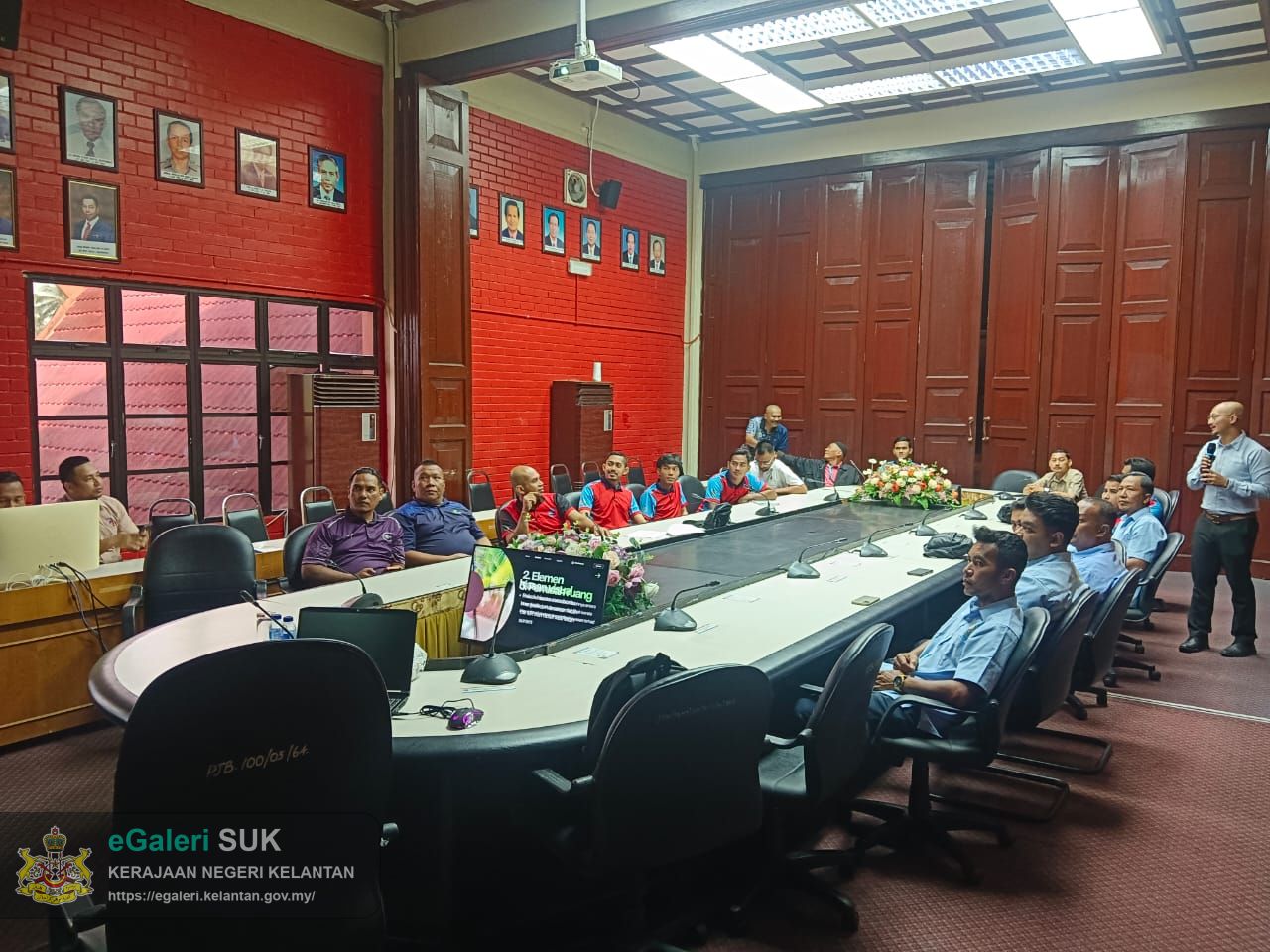 kursus-asas-penanaman-pokok-hiasan-dan-penanaman-pokok-mangga-9.jpeg