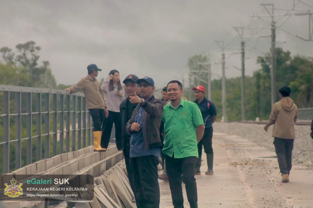 tinjauan-kawasan-banjir-berkaitan-projek-ecrl-di-bukit-abal-23.jpg
