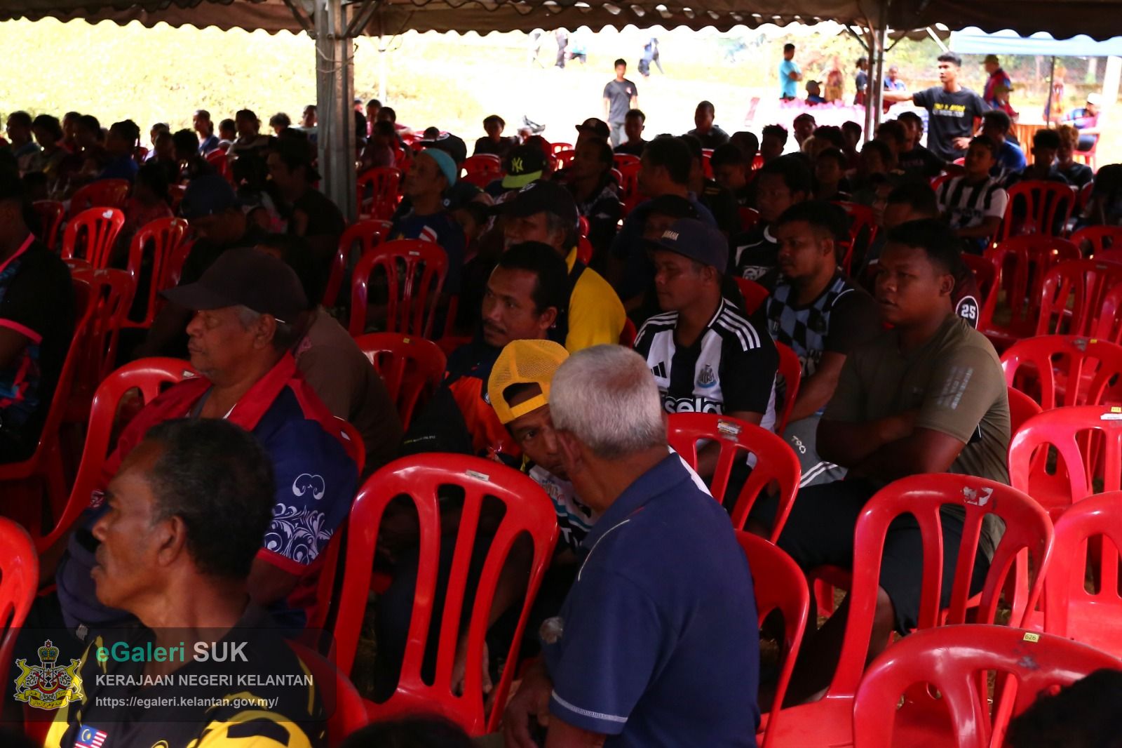 majlis-santuni-kasih-bersama-masyarakat-orang-asli-pos-tohoi-gua-musang-4.jpeg