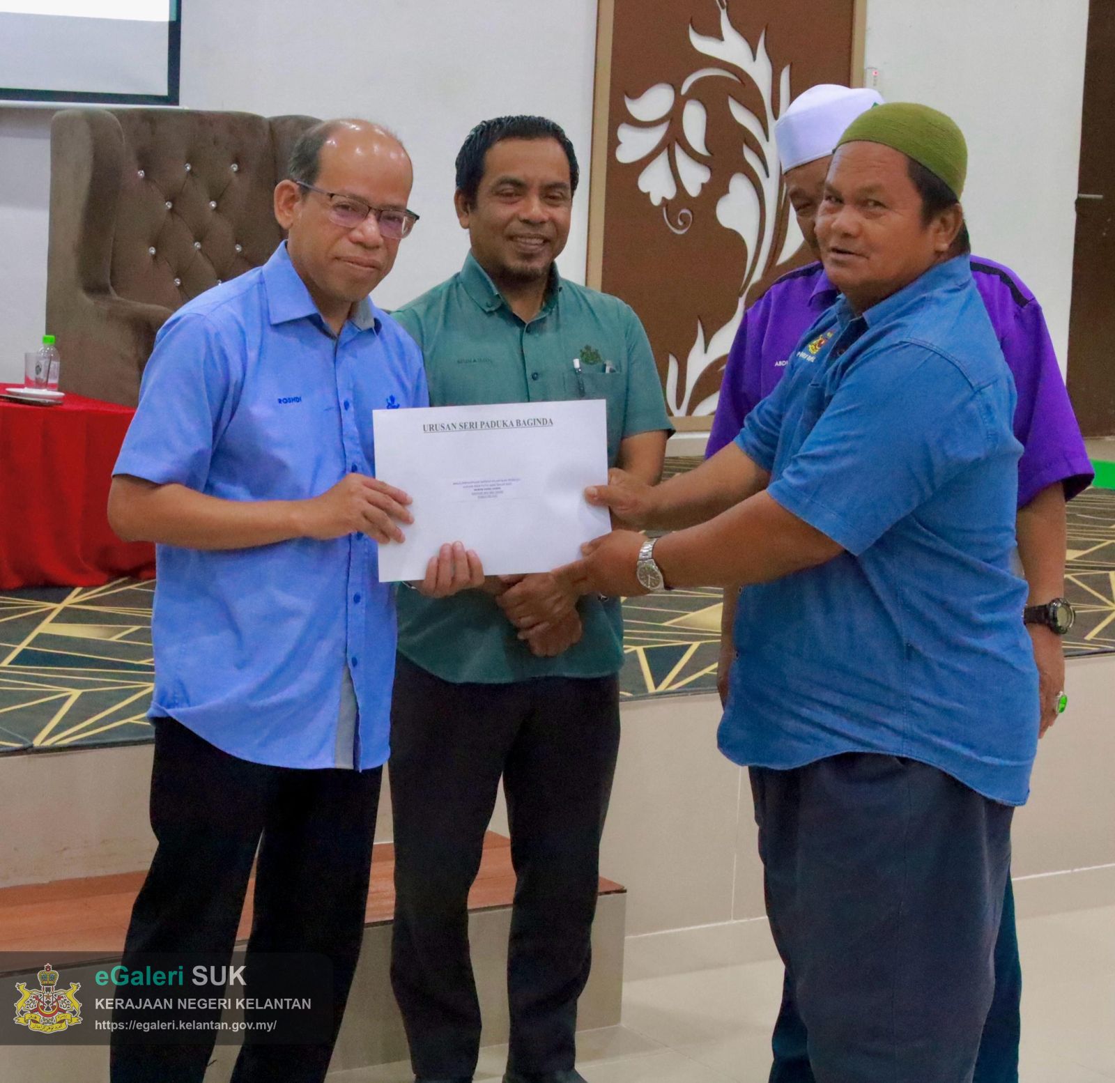majlis-watikah-pelantikan-penghulu-jajahan-pasir-puteh-2025-yang-disampaikan-oleh-yabrs-en-mohd-roshdi-bin-ismail-tuan-ketua-jajahan-pasir-puteh-28.jpeg
