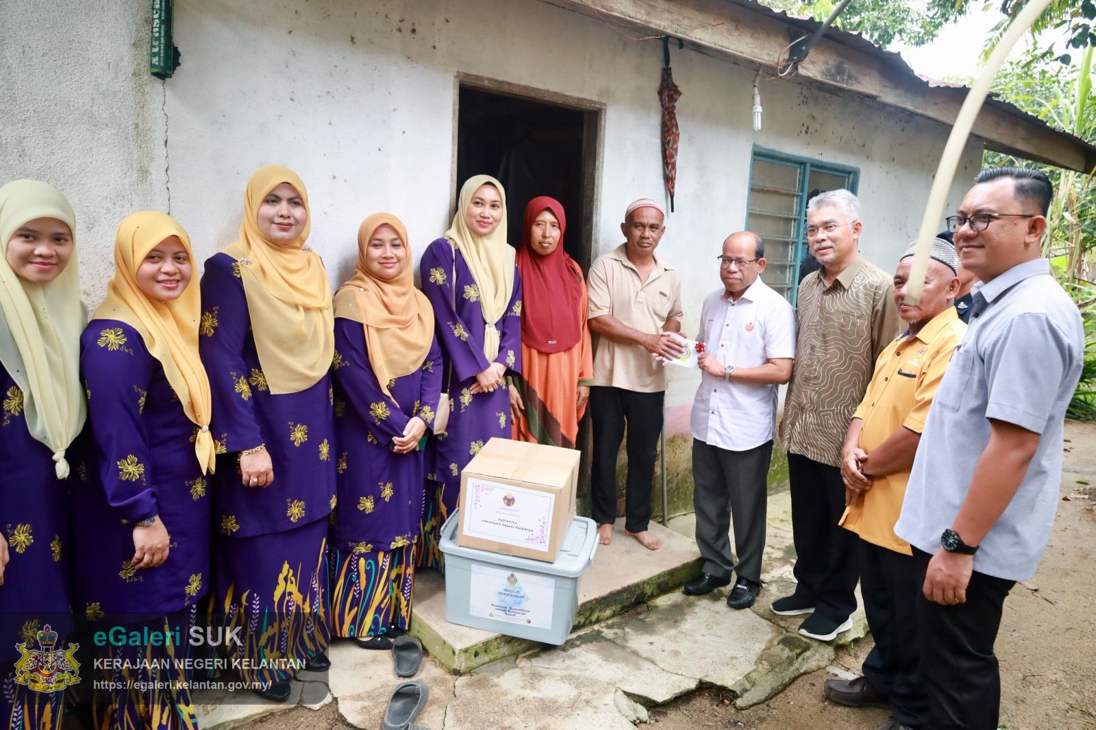 majlis-penyerahan-bantuan-ramadhan-untuk-keluarga-miskin-oleh-majlis-orangorang-besar-diraja-kelantan-mob-di-jajahan-pasir-puteh-23.jpeg