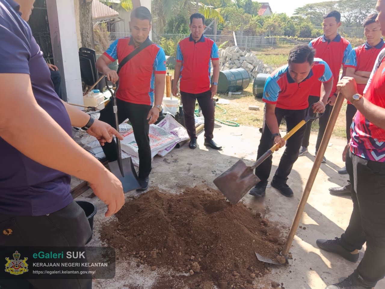kursus-asas-penanaman-pokok-hiasan-dan-penanaman-pokok-mangga-4.jpeg