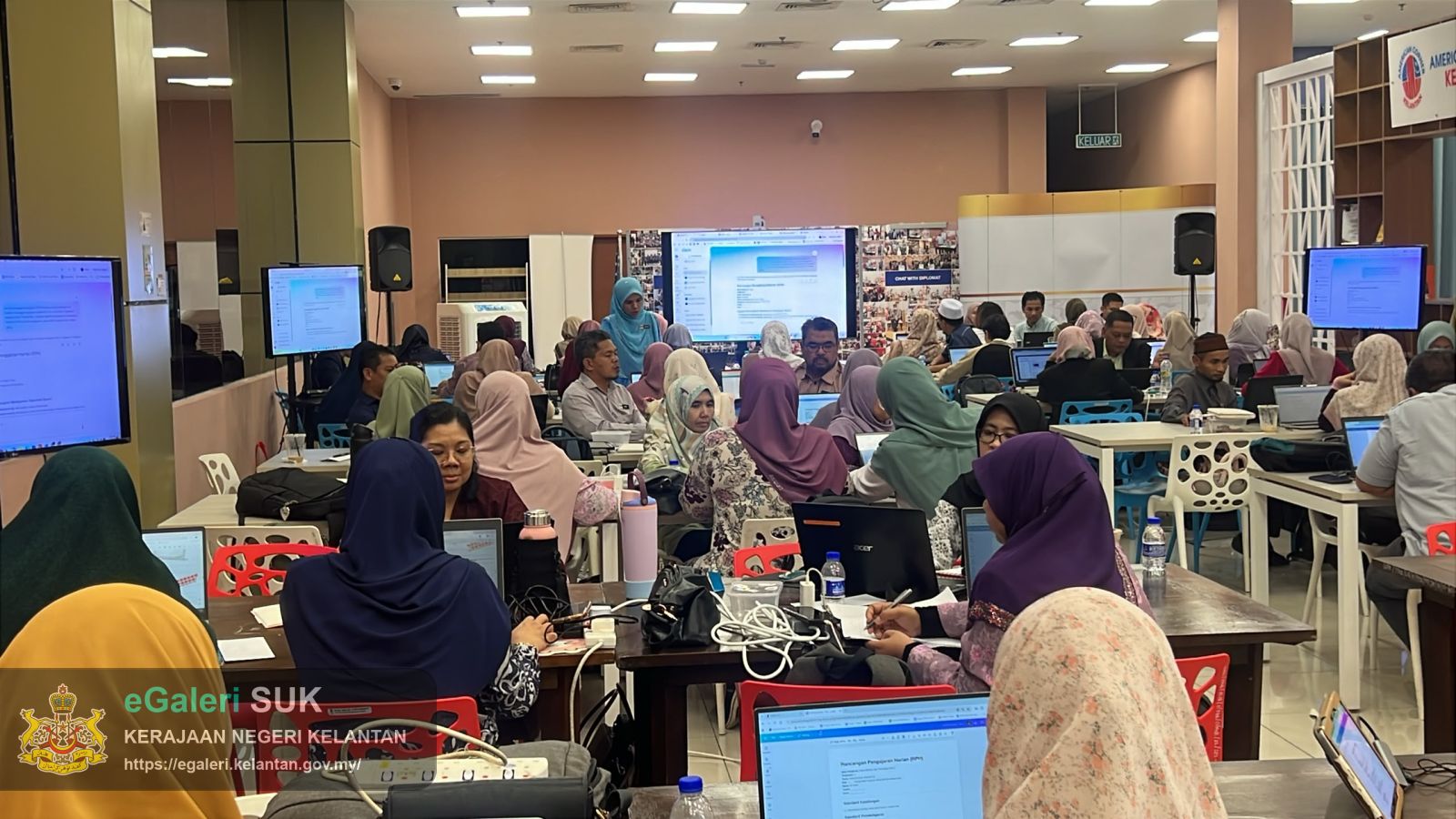 bengkel-kerja-training-of-trainer-tot-peningkatan-kompetensi-digital-duta-guru-stem-negeri-kelantan-pedagogi-berasaskan-ai-sempena-program-pembangunan-sains-dan-teknologi-ppst-tahun-2026-10.jpg