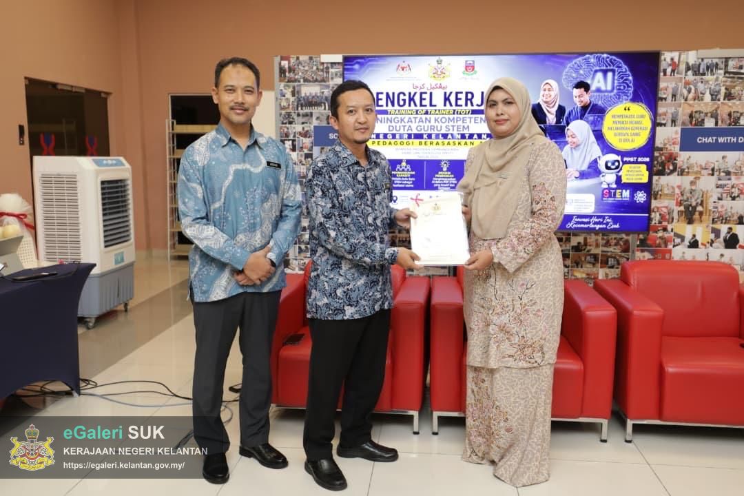 bengkel-kerja-training-of-trainer-tot-peningkatan-kompetensi-digital-duta-guru-stem-negeri-kelantan-pedagogi-berasaskan-ai-sempena-program-pembangunan-sains-dan-teknologi-ppst-tahun-2026-25.jpg
