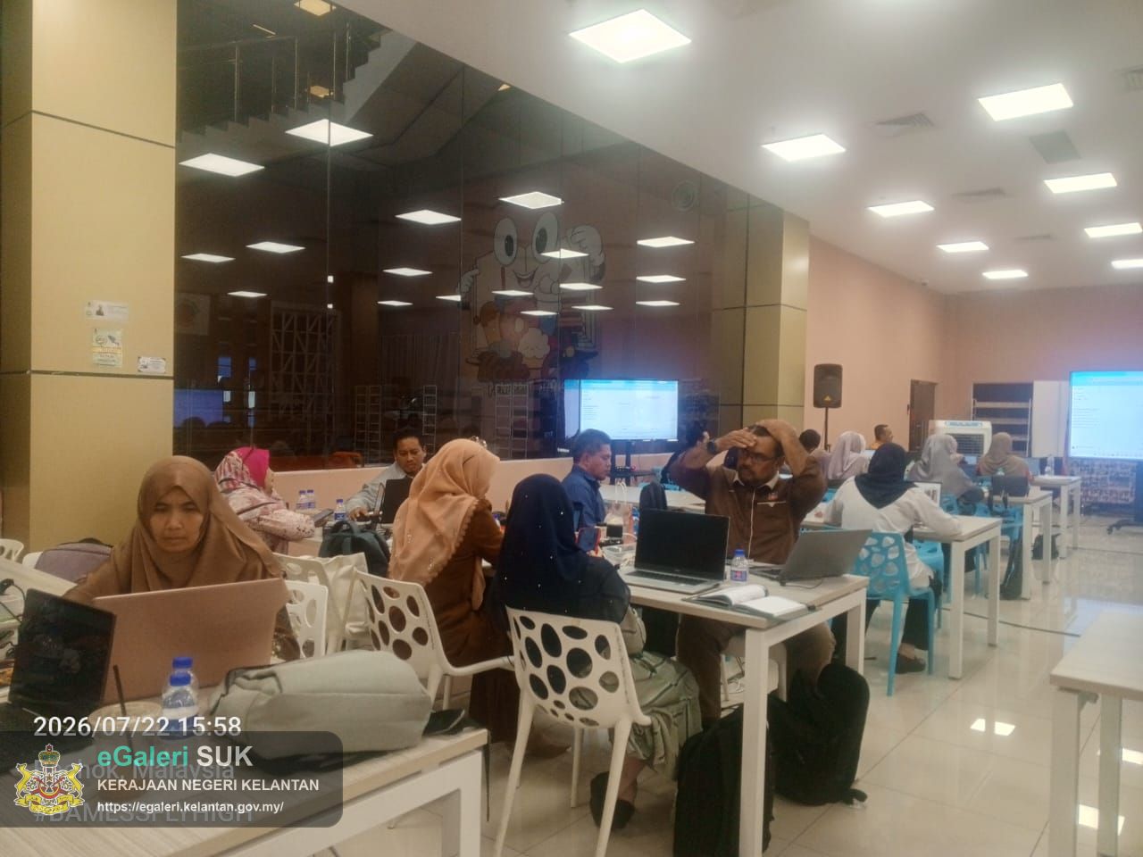 bengkel-kerja-training-of-trainer-tot-peningkatan-kompetensi-digital-duta-guru-stem-negeri-kelantan-pedagogi-berasaskan-ai-sempena-program-pembangunan-sains-dan-teknologi-ppst-tahun-2026-3.jpg