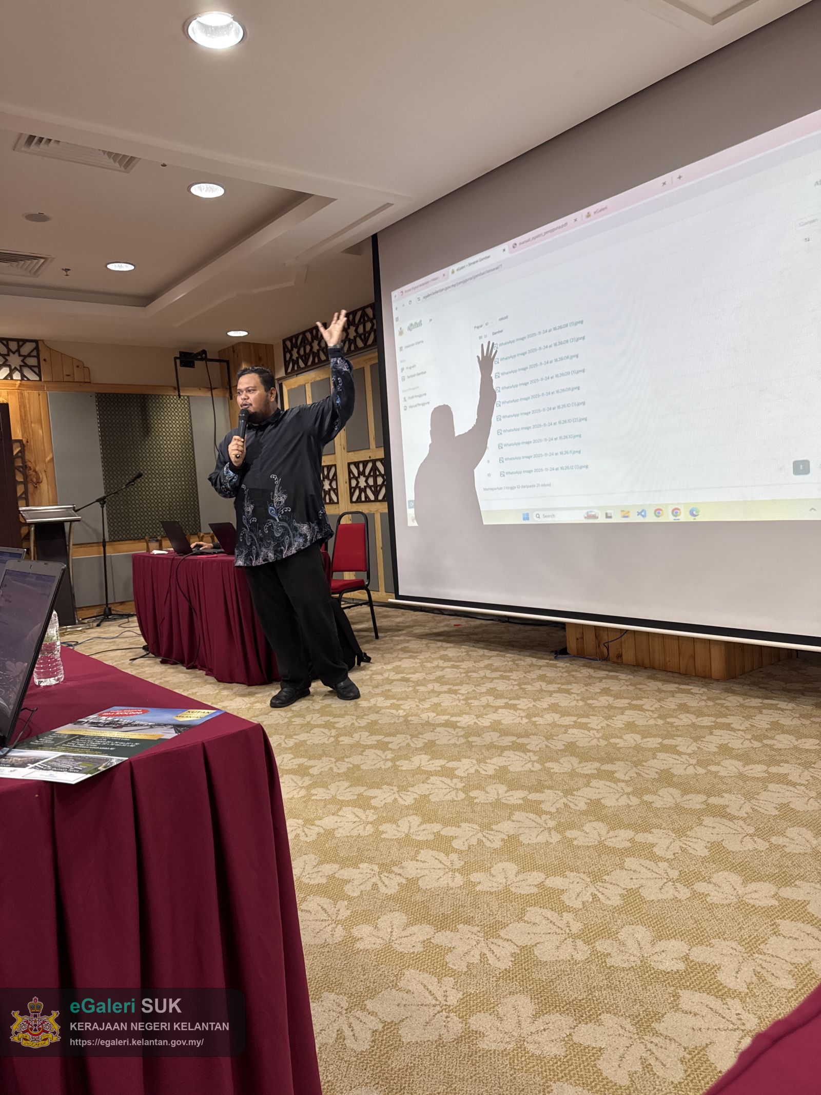 sesi-latihan-penggunaan-sistem-pengurusan-galeri-awam-(e-galeri)-kerajaan-negeri-kelantan-1.jpg