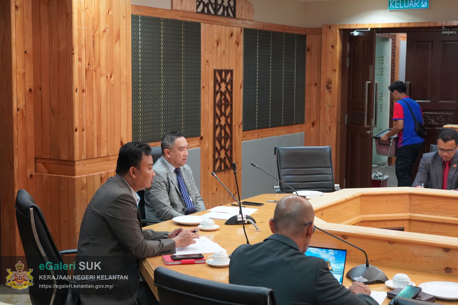 mesyuarat-khas-hala-tuju-pembangunan-sistem-maklumat-geografi-(gis)-negeri-kelantan-bil.1/2025-8.JPG