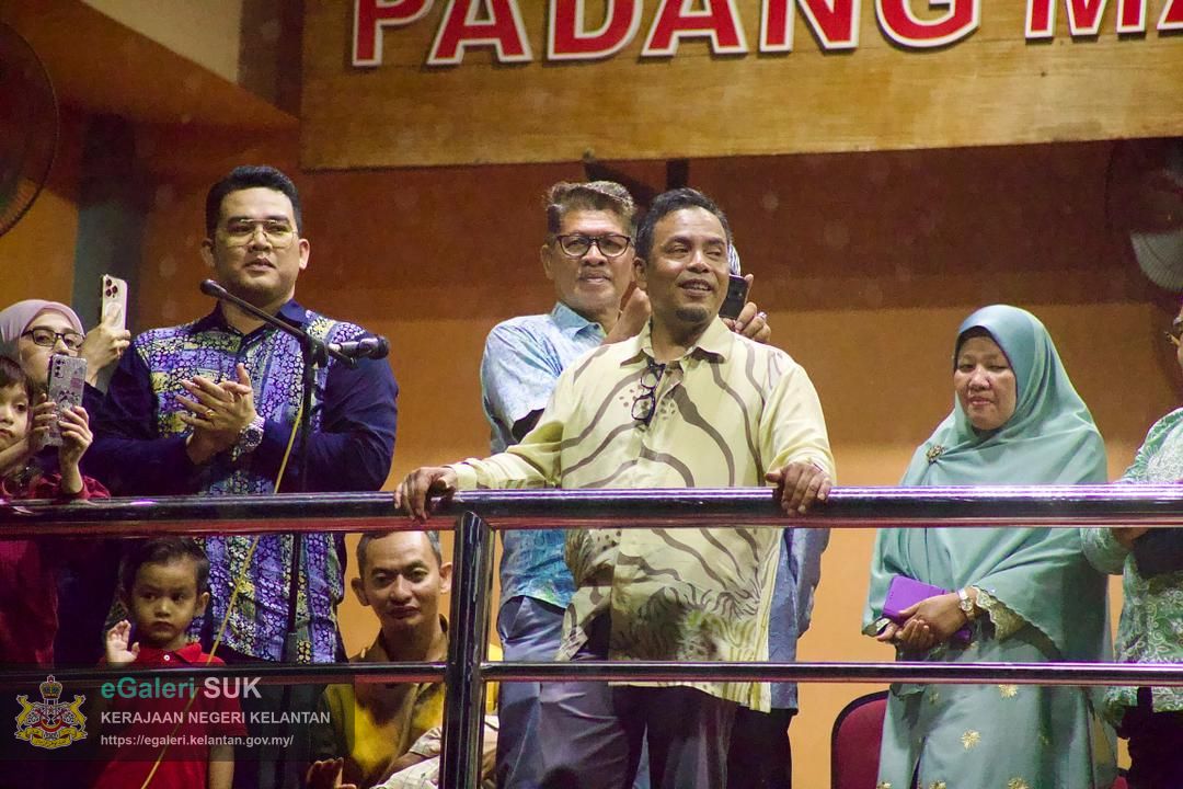 perarakan-kereta-berhias-jajahan-pasir-puteh-46.jpg