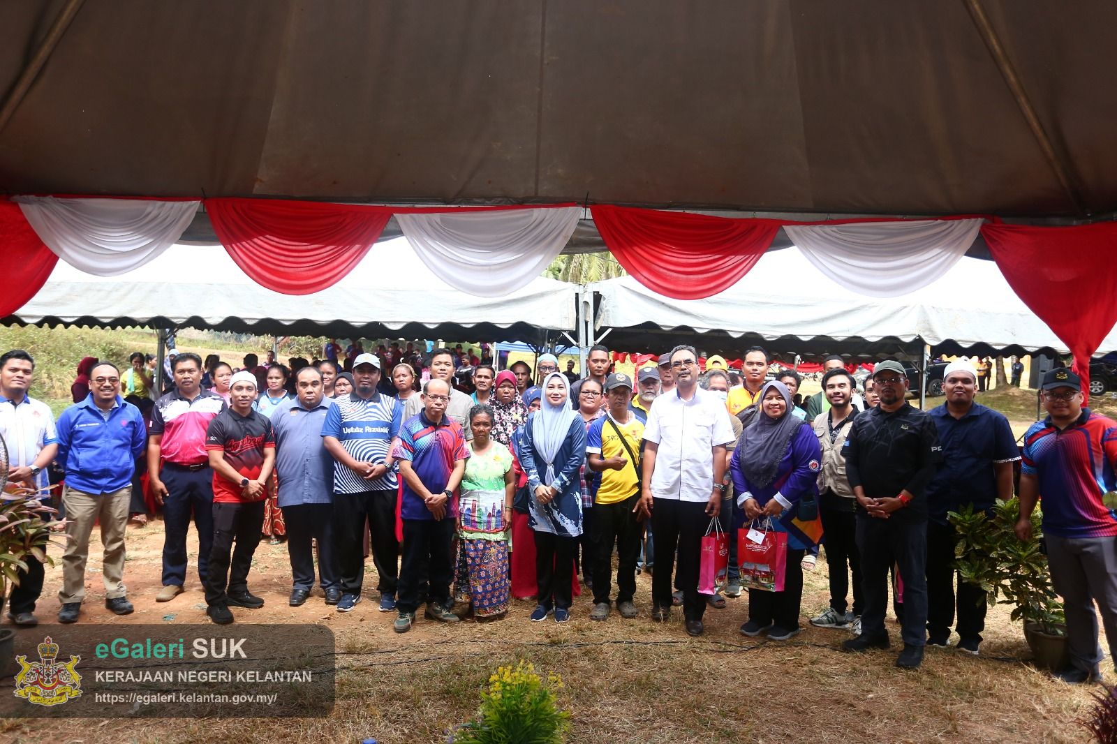majlis-santuni-kasih-bersama-masyarakat-orang-asli-pos-tohoi-gua-musang-10.jpeg