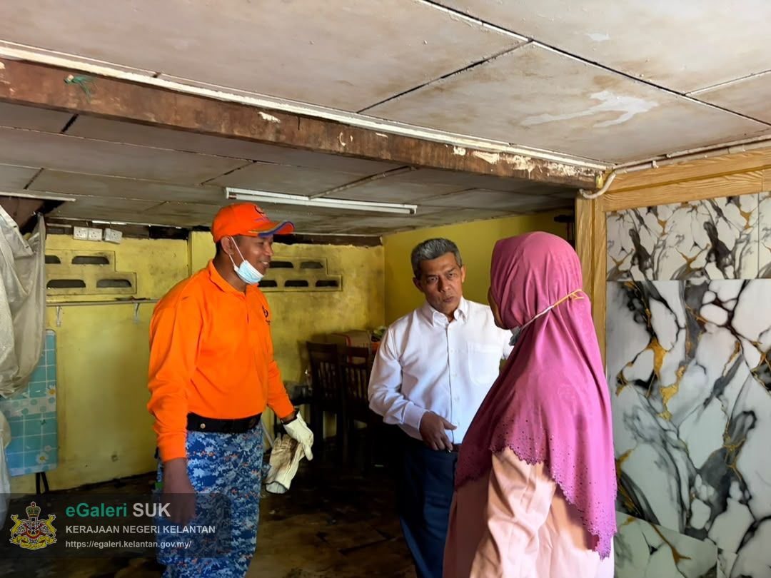 gotong-royong-pembersihan-sisa-bencana-kebakaran-di-kampung-gok-kapur-kota-bharu-kelantan-9.jpeg