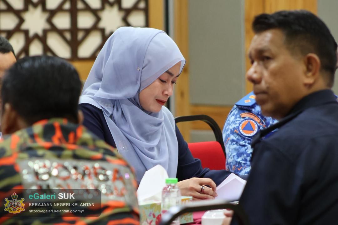 mesyuarat-operasi-banjir-dipengerusikan-ketua-pengarah-nadma-bilik-mesyuarat-pkob-suk-kelantan-1.jpg