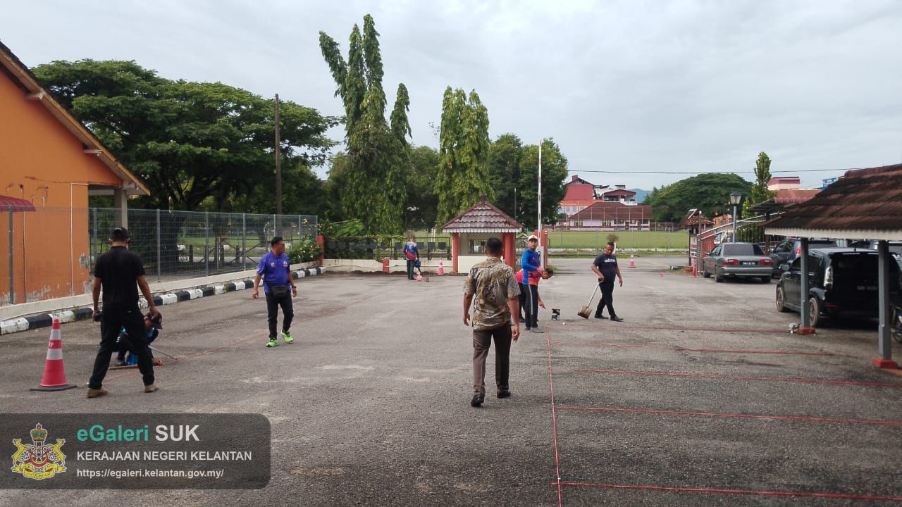 program-gotong-royong-dan-mengecat-petak-parkir-kereta--perkarangan-parkir-ptjpp-9.jpg