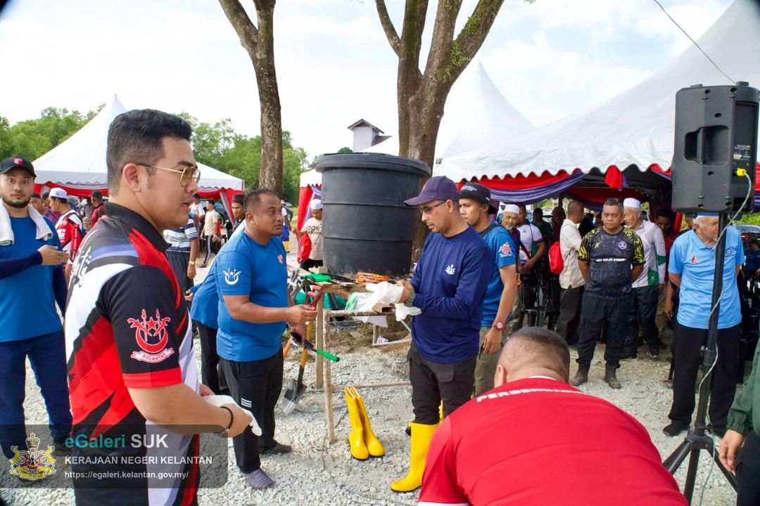 program-penanaman-pokok-bakau-di-jeti-laguna-semerak-pasir-puteh-28.jpg