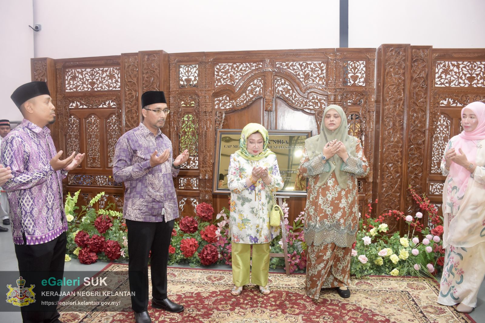 keberangkatan-yang-maha-mulia-raja-perempuan-tengku-anis-binti-almarhum-tengku-abdul-hamid-ke-ay-benefigs-farm-dan-kilang-keropok-cap-menara-jajahan-pasir-puteh-26.JPG