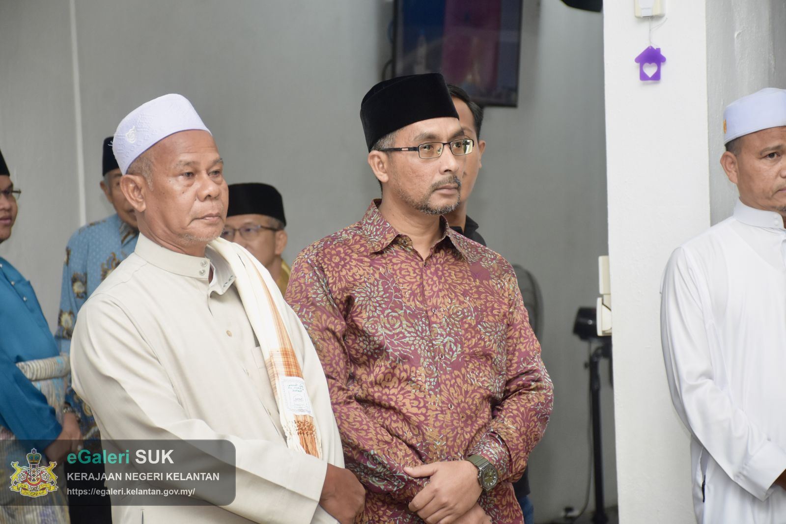 keberangkatan-ymm-raja-perempuan-tengku-anis-binti-almarhum-tengku-abdul-hamid-ke-masjid-mukim-telaga-papan-semerak-pasir-puteh-4.JPG