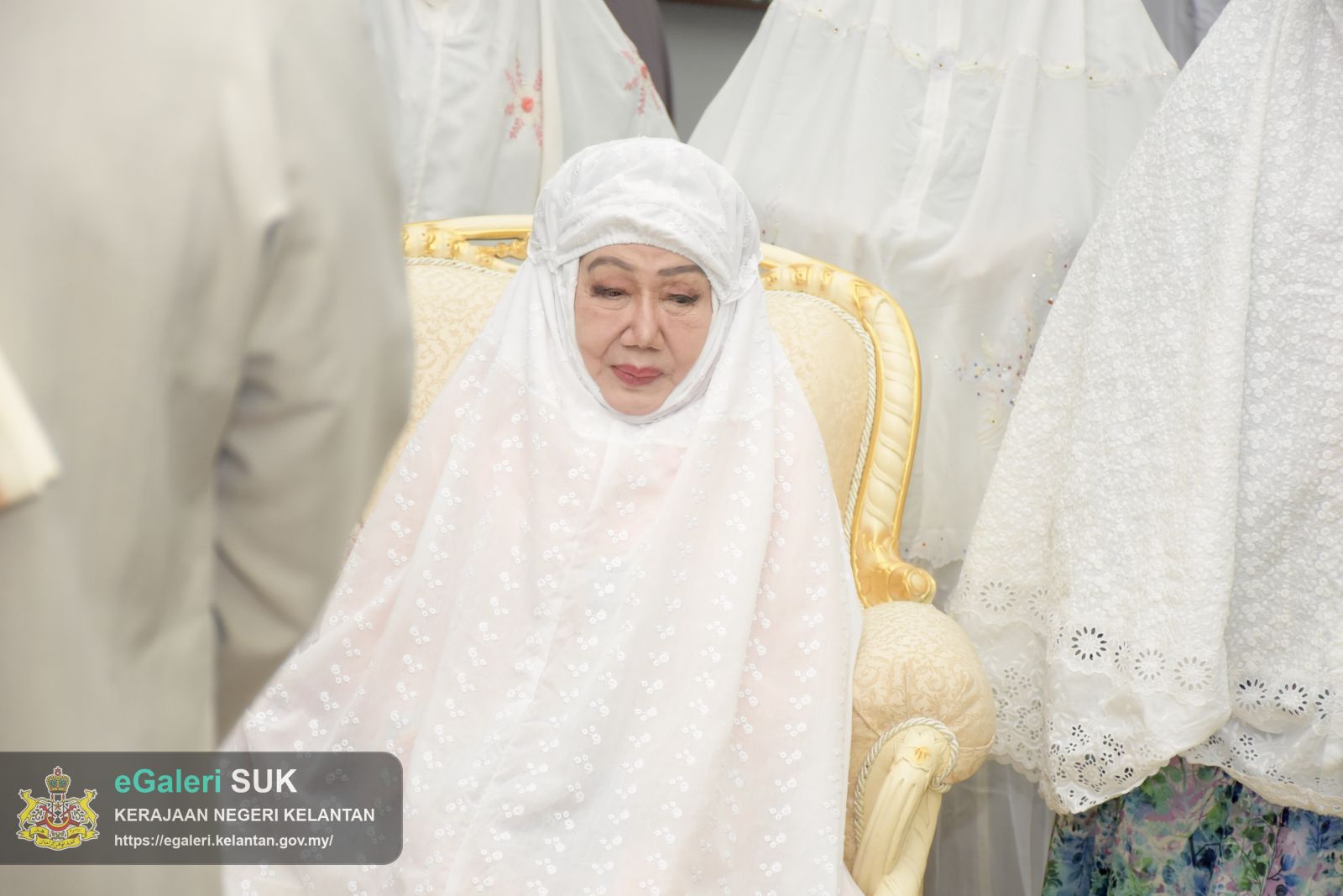 keberangkatan-ymm-raja-perempuan-tengku-anis-binti-almarhum-tengku-abdul-hamid-ke-masjid-mukim-telaga-papan-semerak-pasir-puteh-5.JPG