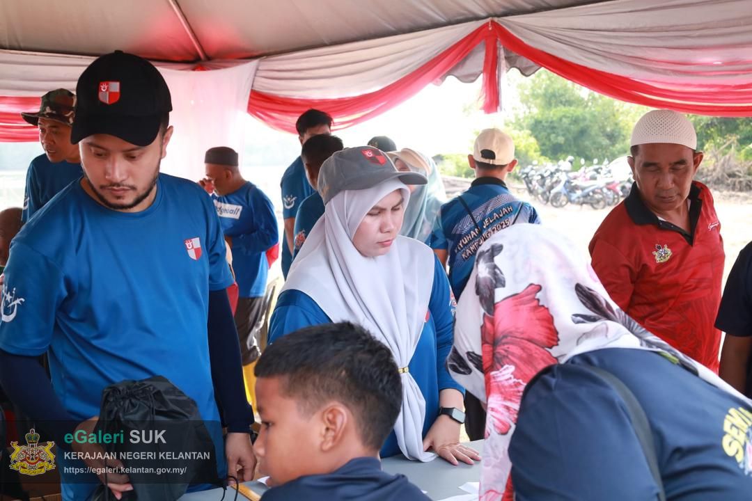 program-penanaman-pokok-bakau-di-jeti-laguna-semerak-pasir-puteh-4.jpg