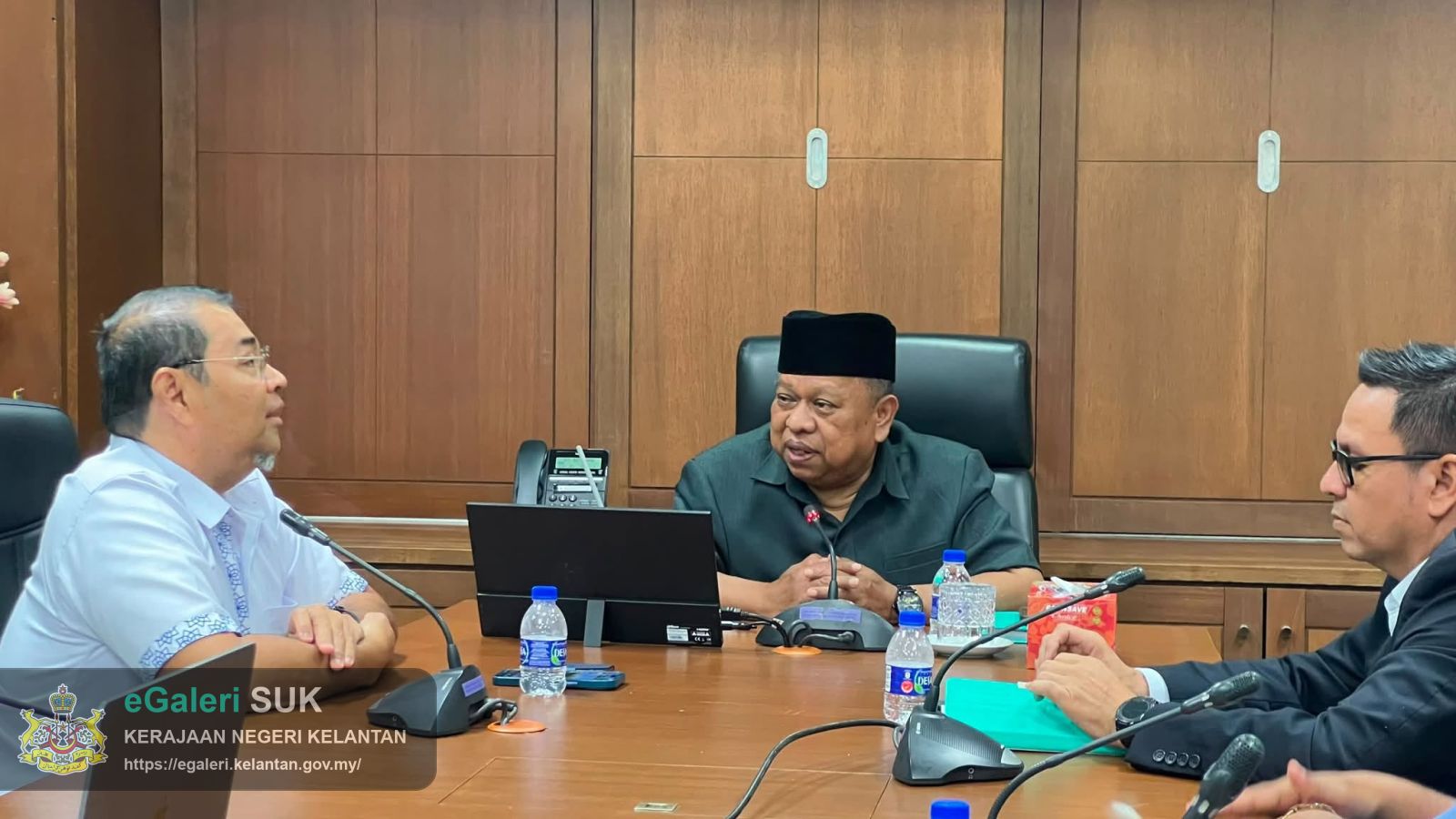 kunjung-hormat-wasiyyah-shoppe-berhad-kepada-yang-amat-arif-ketua-hakim-syarie-negeri-kelantan-1.jpg